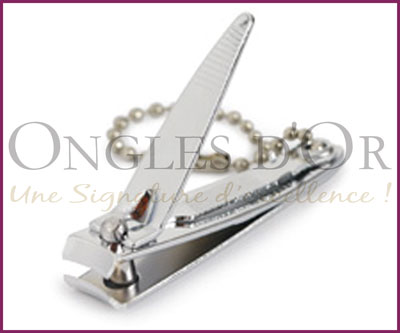 Curved Nail Clipper Small with chain (NC-28)