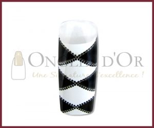 Decorative Nail Tips - Full Well - Lozenge Black/White (70)