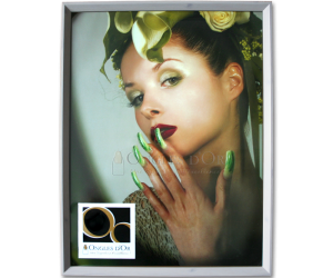 Poster - Ongles d'Or Lady in Green (18 x 24 inches) - Framed